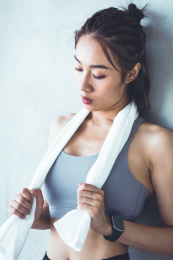 户外健身的中国女性