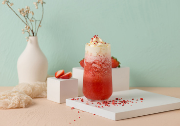 午后的奶茶水果茶饮品