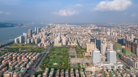 中国广东汕头市时代广场和周边建筑群