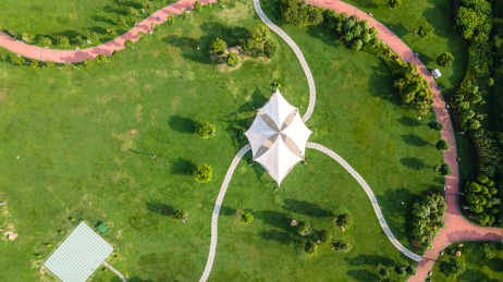 中国广东汕头市时代广场绿地公园航拍风光