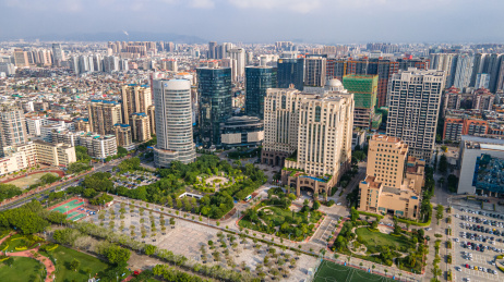 中国广东汕头市时代广场和周边建筑群