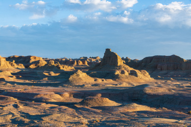 中国新疆克拉玛依乌尔禾魔鬼城风光