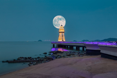 广东珠海情侣路爱情广场灯塔夜景