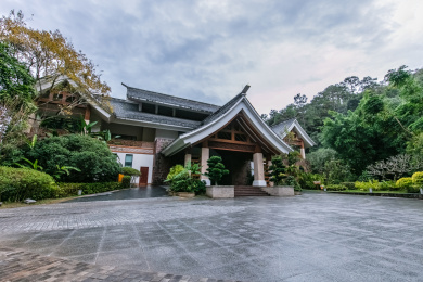 中国云南省普洱市梅子湖畔别墅山庄园林建筑