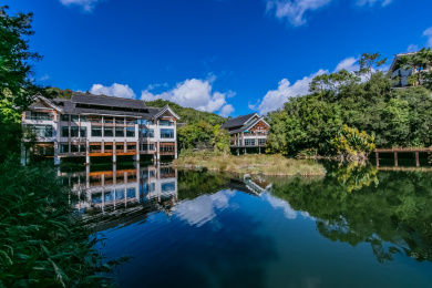 中国云南省普洱市梅子湖畔别墅山庄园林建筑