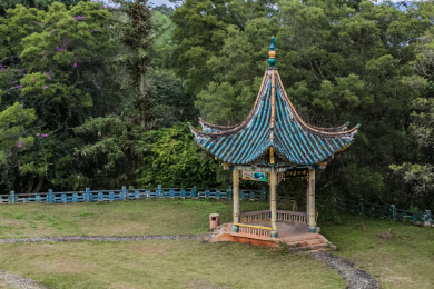 云南省普洱市梅子湖公园五角花亭园林建筑