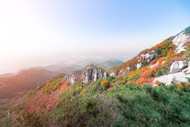 中国山东省临沂市龟蒙山鹰窝峰