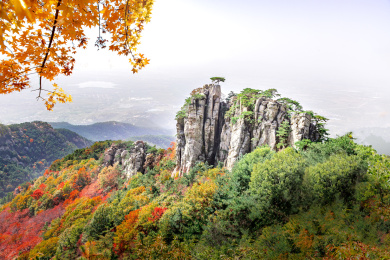 中国山东省临沂市龟蒙山鹰窝峰