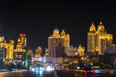 繁华的满洲里城市夜景