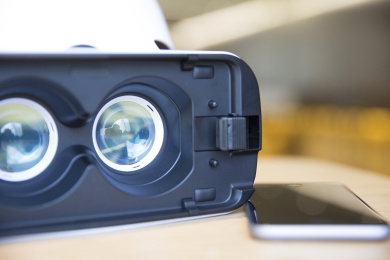 VR眼镜和手机