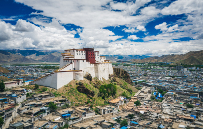 中国西藏日喀则市宗山遗址小布达拉宫