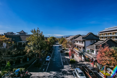 中国云南省楚雄市彝人古镇商业街古园林建筑