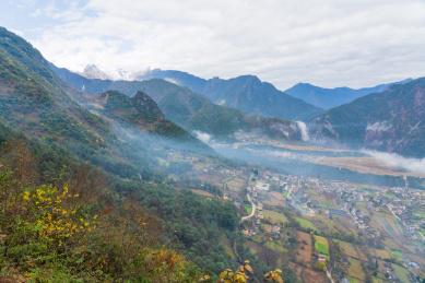 云南怒江州滇藏线丙中洛风光