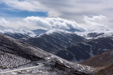 中国青海省果洛州久治县年保玉则雪山风光
