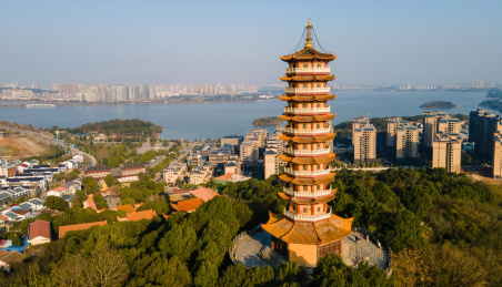 航拍湖南岳阳龟山圣安寺