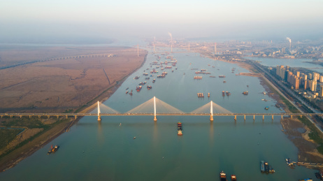 航拍湖南岳阳地标建筑洞庭湖大桥