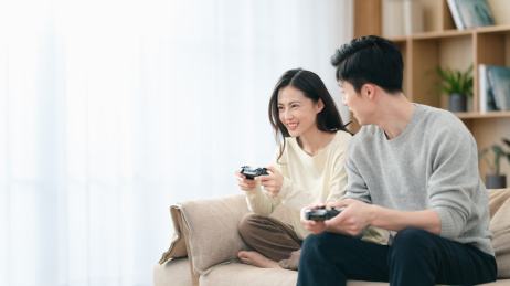 年轻夫妇居家生活肖像