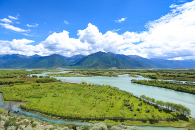 中国西藏南部的绝美湿地