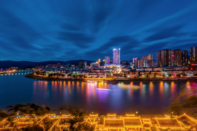 中国四川广元嘉陵江夜景风光
