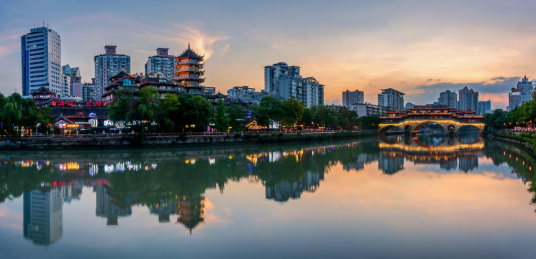 中国四川成都安顺廊桥全景风光