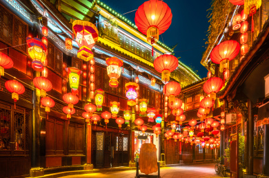 中国新年四川成都锦里古街夜景花灯红灯笼