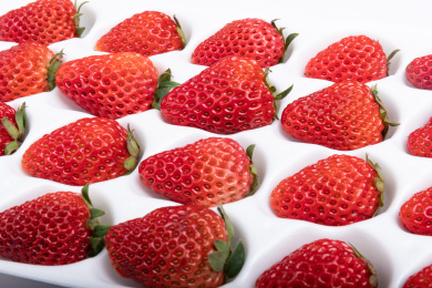 新鲜的草莓果实