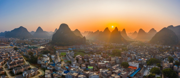 中国广西贺州黄姚古镇喀斯特地貌