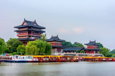 中国江苏泰州凤城河景区望海楼