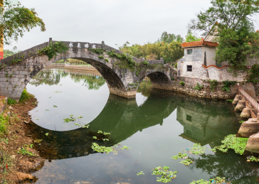 广西贺州钟山石龙桥