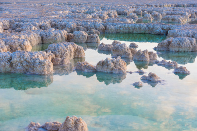 中国青海茫崖翡翠湖风光