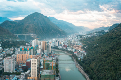 云南省怒江州怒江大峡谷六库市航拍风光