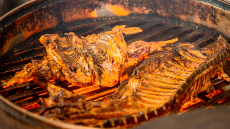 岭上人家烤全羊半只