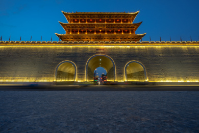 甘肃省武威市凉州区南城门广场夜景
