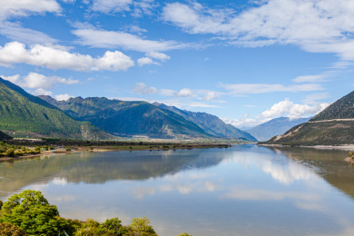 中国西藏林芝雅鲁藏布江大峡谷风光