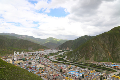 中国青海玉树藏族自治州俯拍