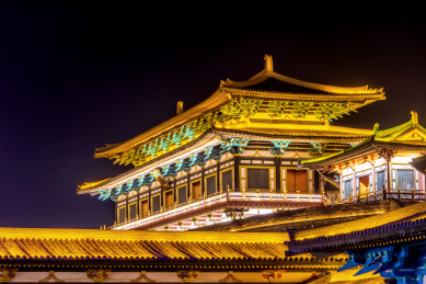 中国湖北襄阳唐城影视基地夜景风光