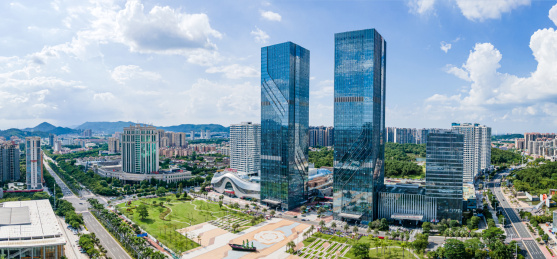 中国广东省江门市万达广场双子塔航拍