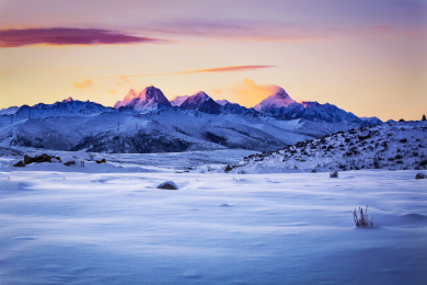 中国川西康定斯丁措看到的贡嘎雪山
