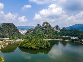 中国广东省云浮市蟠龙天湖自然风光