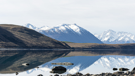 新西兰特卡波湖和雪山