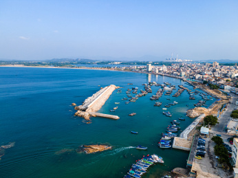 中国广东省汕尾市红海湾旅游区遮浪半岛海岸线