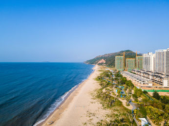 广东省汕尾市保利金町湾海岸线建筑风光