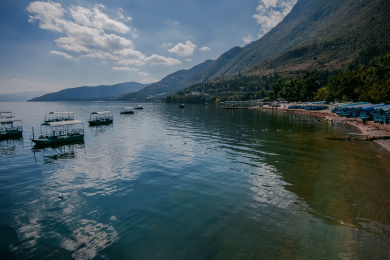 云南省玉溪市抚仙湖自然风光