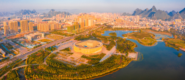 航拍广西贺州爱莲湖