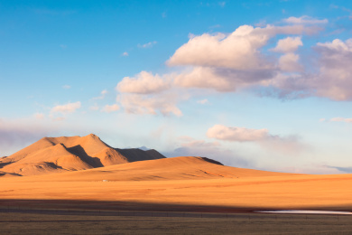 中国西藏那曲尼玛县羌塘草原的风景