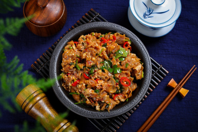 快餐外卖美食凉拌菜拌牛肉卷