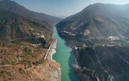 航拍中国四川攀枝花雅砻江二滩水电站大坝