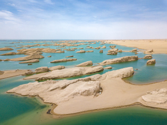 中国青海省海西州大柴旦乌素特水上雅丹地质公园