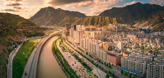 甘肃陇南市白龙江江滨城市发展形象风光全景