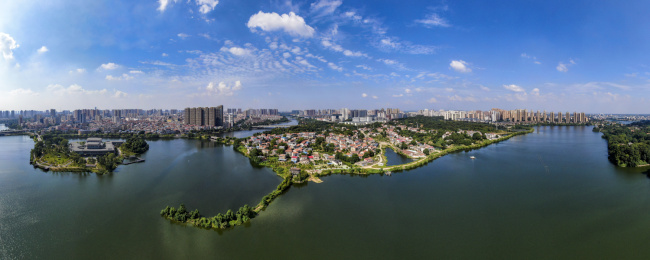 中国湖南岳阳南湖公园全景图航拍